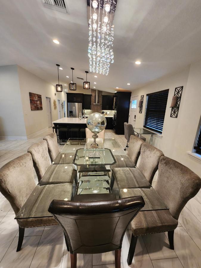 The Villa Orlando@College Park. Sleeps16 Exterior foto