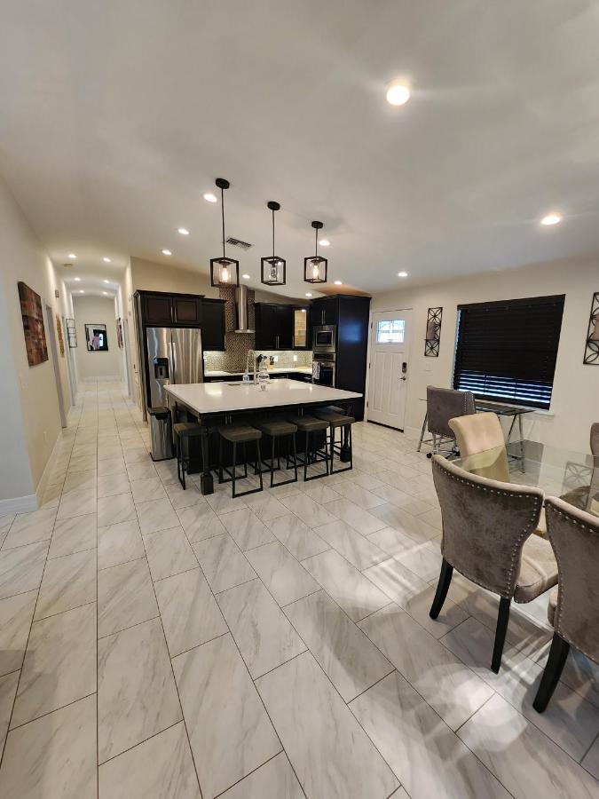 The Villa Orlando@College Park. Sleeps16 Exterior foto