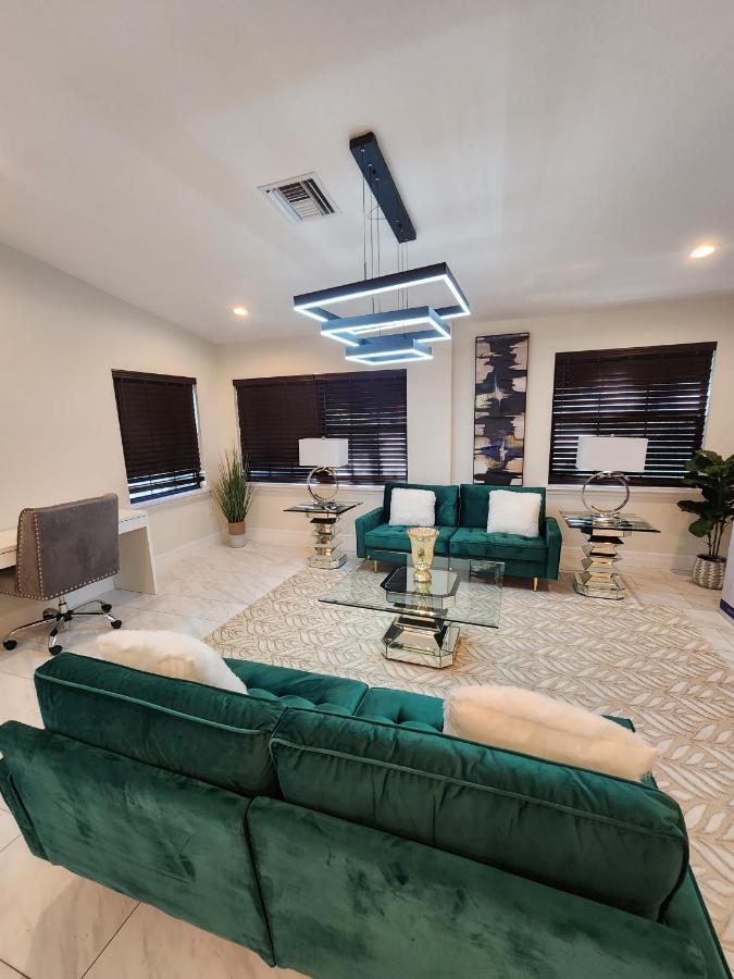 The Villa Orlando@College Park. Sleeps16 Exterior foto