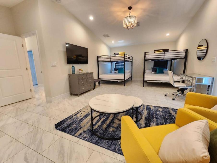 The Villa Orlando@College Park. Sleeps16 Exterior foto